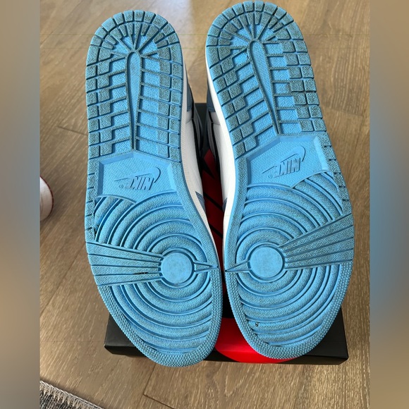 Jordan 1 retro high University Blue main image 5